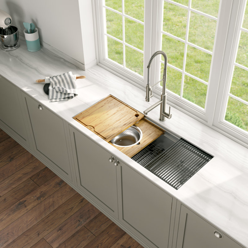 Évier de cuisine KRAUS Kore ™ à 2 niveaux en acier inoxydable encastrable à simple cuve de calibre 16 de 45 po avec accessoires Kore ™