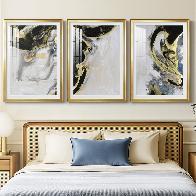 «Mountains in the Mist I», reproduction sur mesure encadrée de qualité supérieure - 3 pièces, H 19 po x l 27 po
