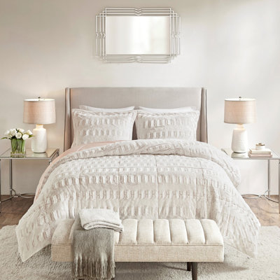 Édredon grand lit avec fourrure longue moelleuse en tissu blanc surpiqué, taille