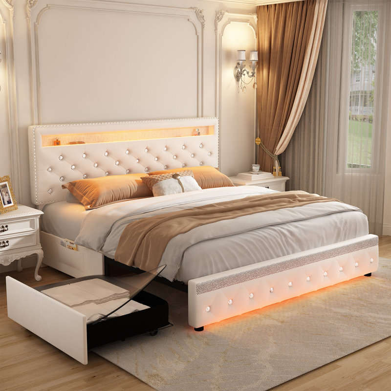 Base de lit rembourrée avec tête de lit et éclairage DEL Kendrall, Crème, Grand