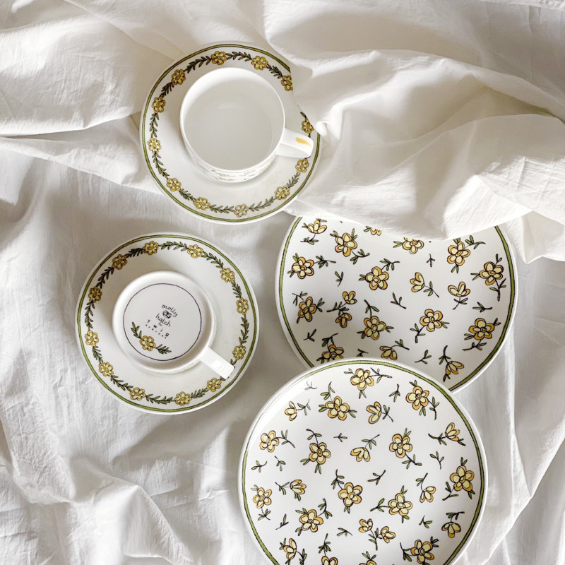 Daisy Chain Bone China Teacup