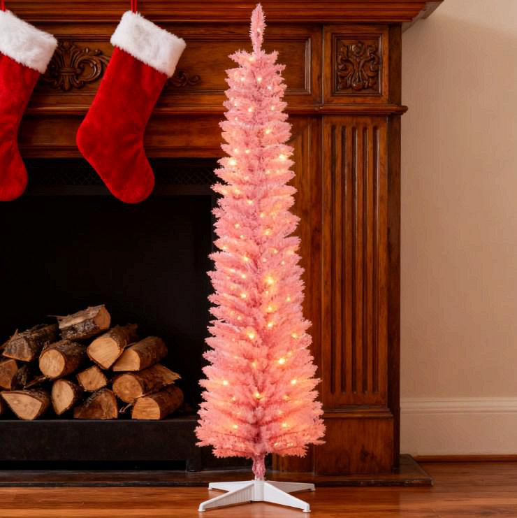 Crayon, arbre de Noël artificiel avec branches colorées, lumières colorées, décoration de Noël