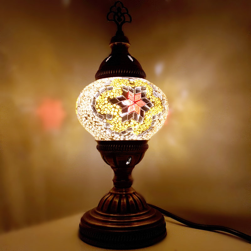 Bonanno Metal Novelty Lamp, Red
