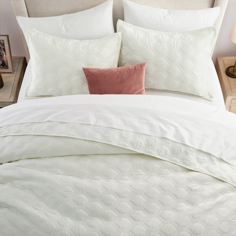 Reversible Diamond Embossed Bedspread Set – Geometric Quilt With Shams, Ivory Geometric