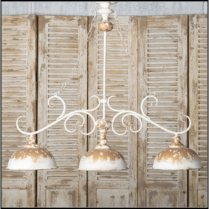 Luminaire suspendu vintage en métal pour un élégant décor de salle à manger, parfait pour créer une atmosphère chaleureuse