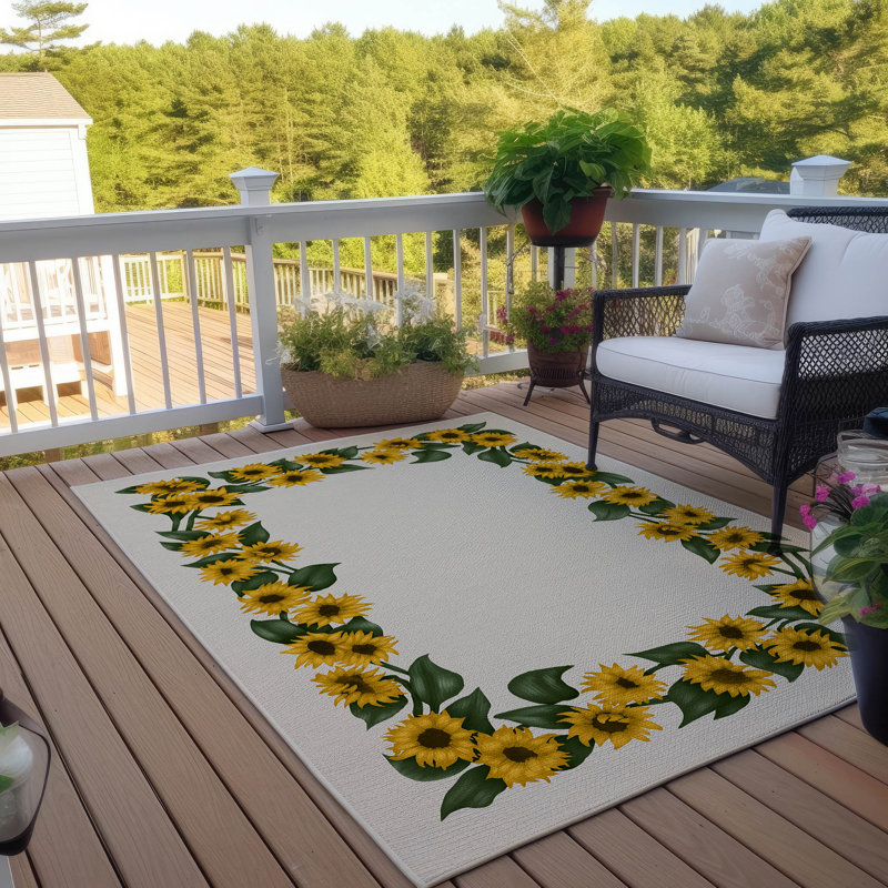 Conness Washable Floral Indoor / Outdoor Rug, Rectangle 10' x 14'