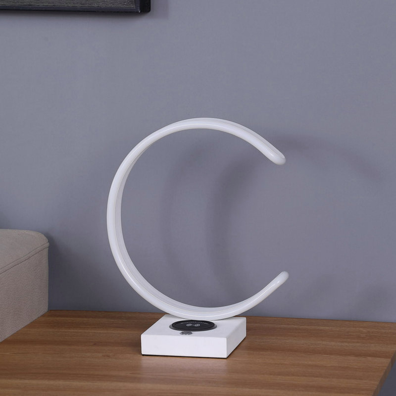 Trusten Metal Table Lamp