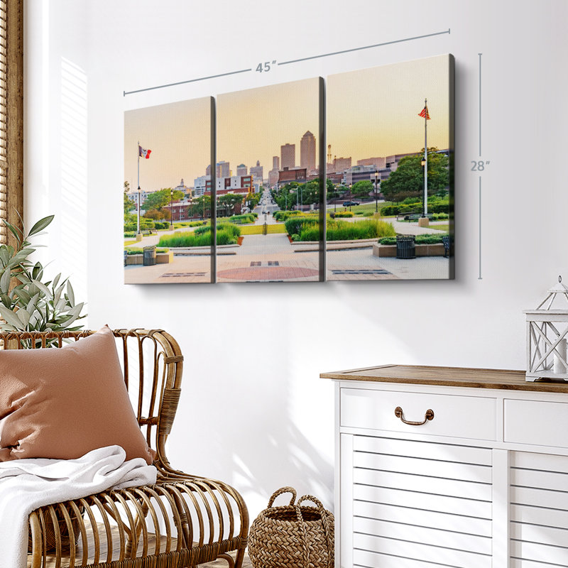 «Des Moines Park And Skyline», 3 pièces, H 28 po x l 45 po