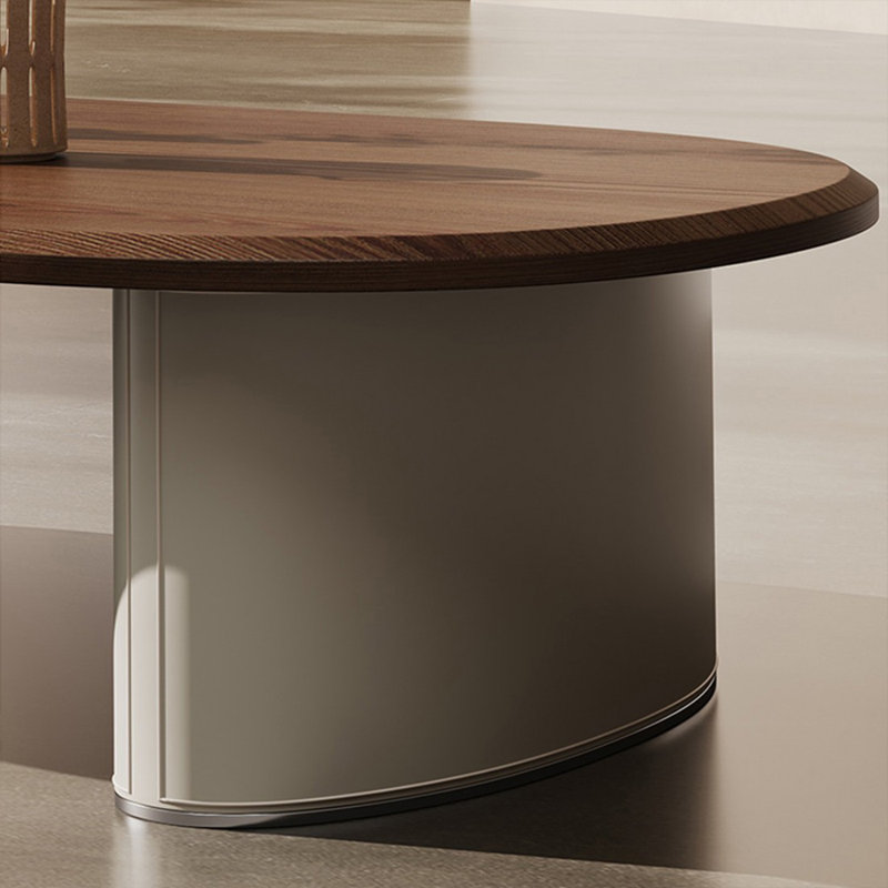 Table basse en noyer manufacturé