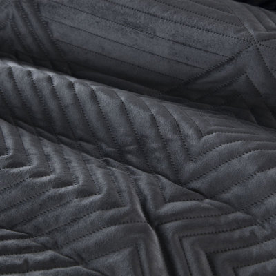 Garan Polyester Geometric Shapes Bedspread