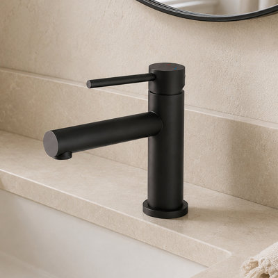 Matte black Single-Hole Single-handle Bathroom Faucet with Drain Assembly