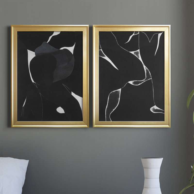 «Night Bloom I», reproduction encadrée de qualité supérieure, prête à être accrochée, H 42,5 po x l 61 po x P 1 po, Or