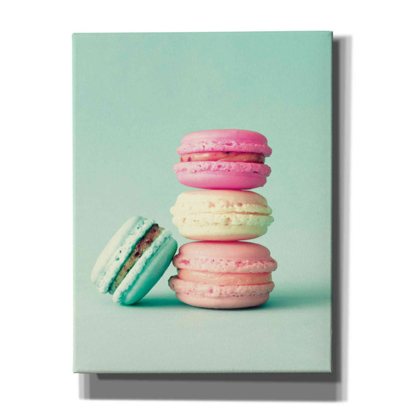 «Savorey French Macarons» par Incado, reproduction sur toile tendue, L 26 po x H 34 po