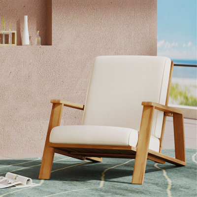 CLUB CHAIR