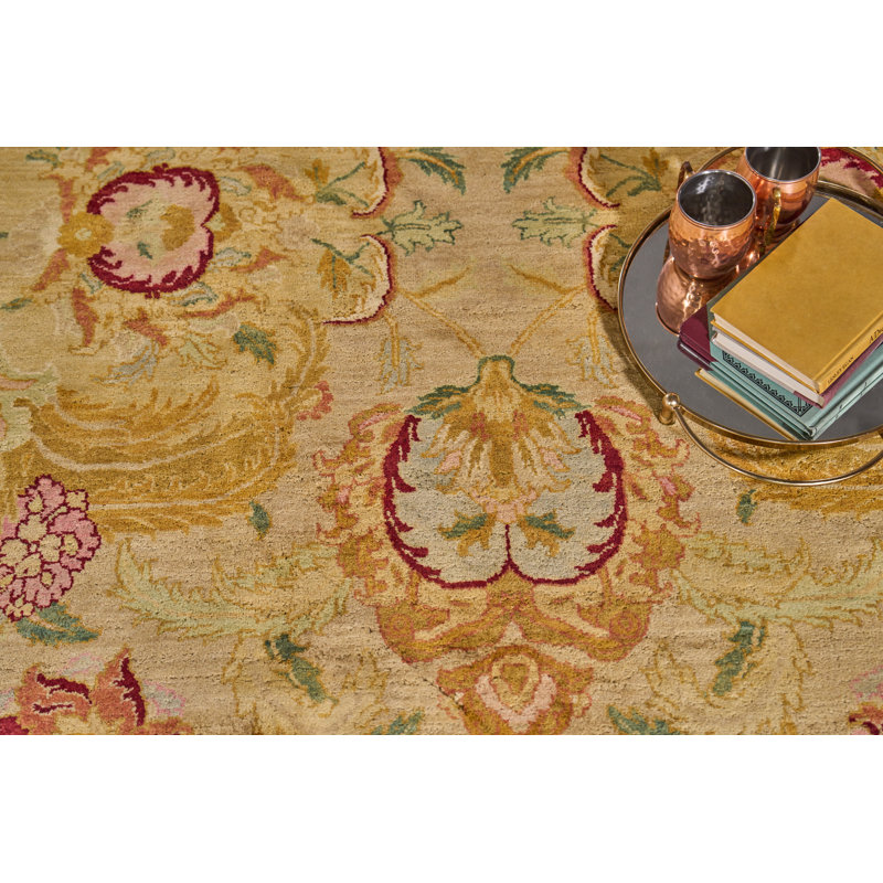 Polonaise hand-knotted New Zealand Wool Beige/Peach Area Rug, 15'X20'
