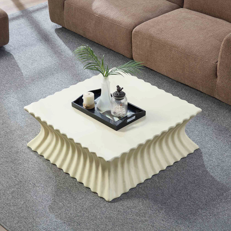 Table d'appoint carrée 35,43 pouces, finition beige élégante pour coin-salon