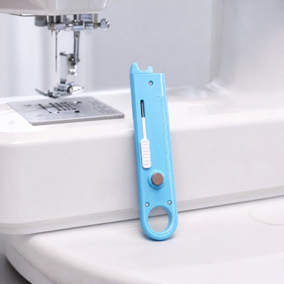 threading machine Automatic Needle Threader For Sewing 4 In 1 Multitool With Built In Ruler And Magnifier Magnetic Guide Quilting Sewing Tools