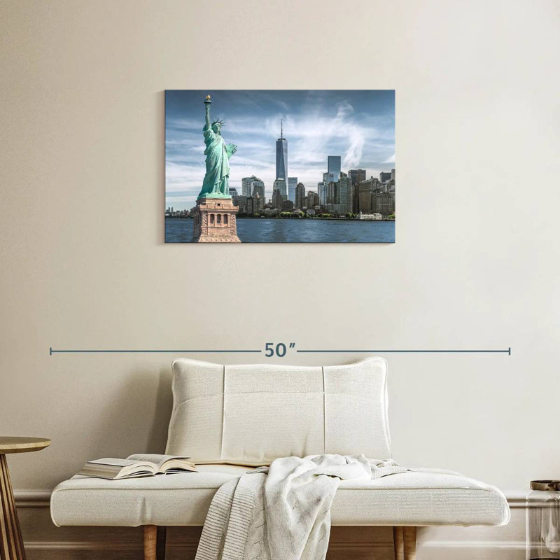 Statue Kavia Liberty, paysage urbain, H 20 po x l 30 po