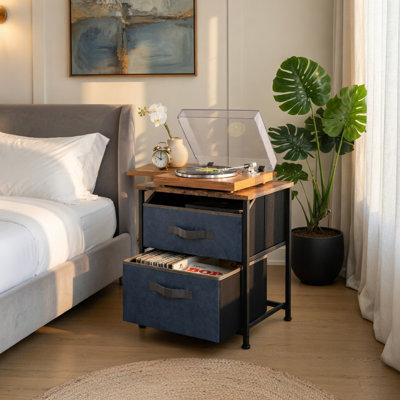 Table de chevet industrielle 20 pouces avec 2 tiroirs en tissu Easy-Pull, table de chevet en métal et en panneau de fibres à densité moyenne pour petits espaces, brun rustique