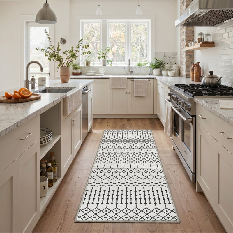 Abrahamson Zigara Geometric Machine Washable White / Black Onyx Indoor Area Rug with Non-Slip Backing, Runner 2' x 7'