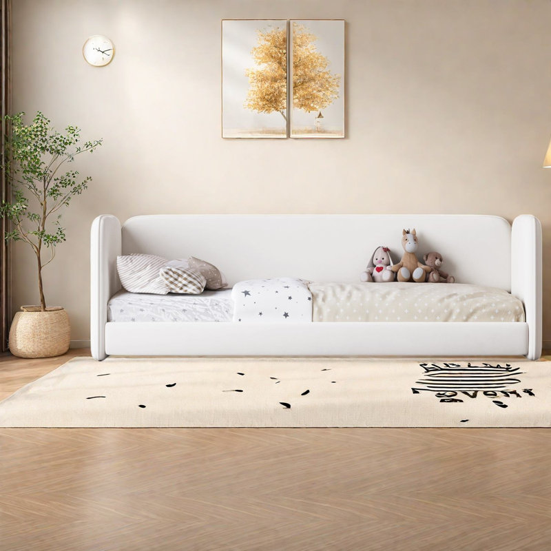 Lits simples au sol en velours, structure en contreplaqué beige, chambre d'enfant moderne et sécuritaire, Beige