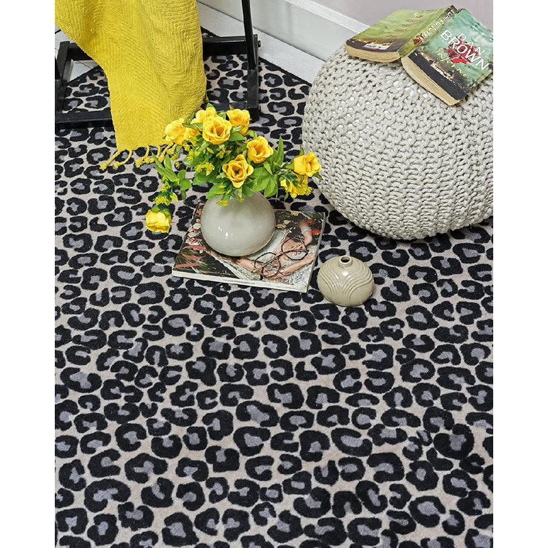 Tapis noir / gris à imprimé animal, Tapis de couloir 7 pi x 16 pi