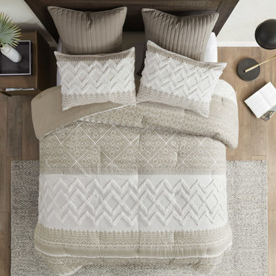 Édredon en coton pour lit double / grand. Style chenille capitonné. Motif taupe. Remplir. 2 taies décoratives. . Détente environnement de sommeil double / grand. . Conception. . Ambiance de la chambre à coucher