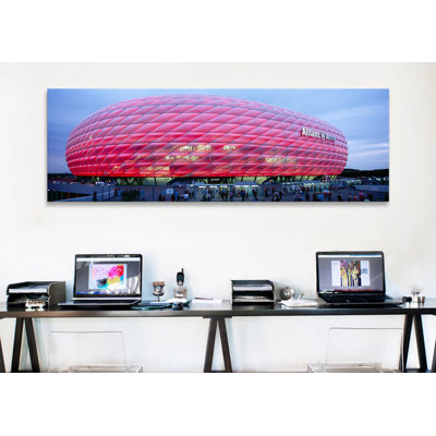Le stade de soccer panoramique allumé au crépuscule, allianz arena, munich, allemagne-reproduction de photo sur toile tendue