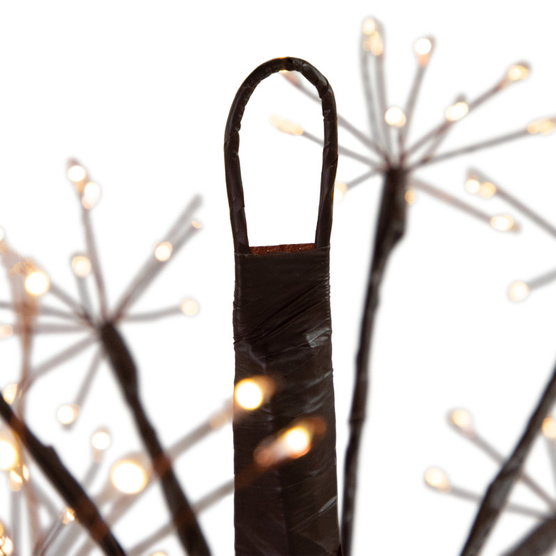 LED Lighted Window Décor