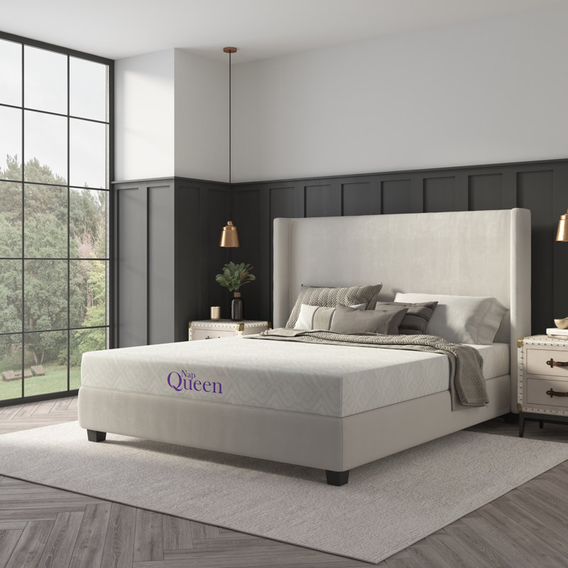 King Size White Gel Memory Foam Mattress with Innerspring