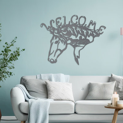 Art mural en forme de cheval avec grange - Argent ACM (18,4 po x 24 po)
