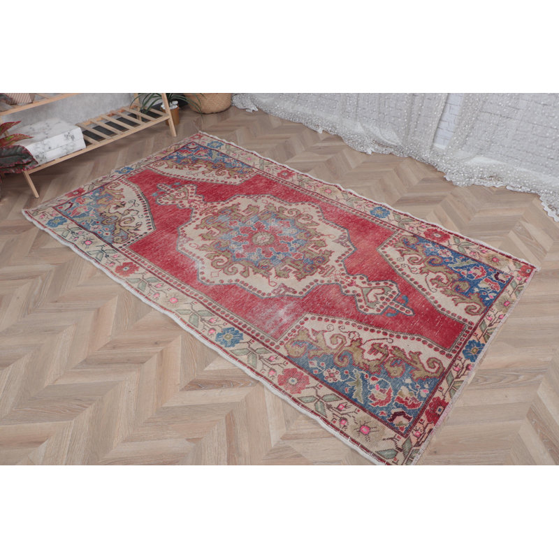 Tapis turc rétro en laine tissé à la main dans des tons rouges parfaits pour rehausser le décor du salon