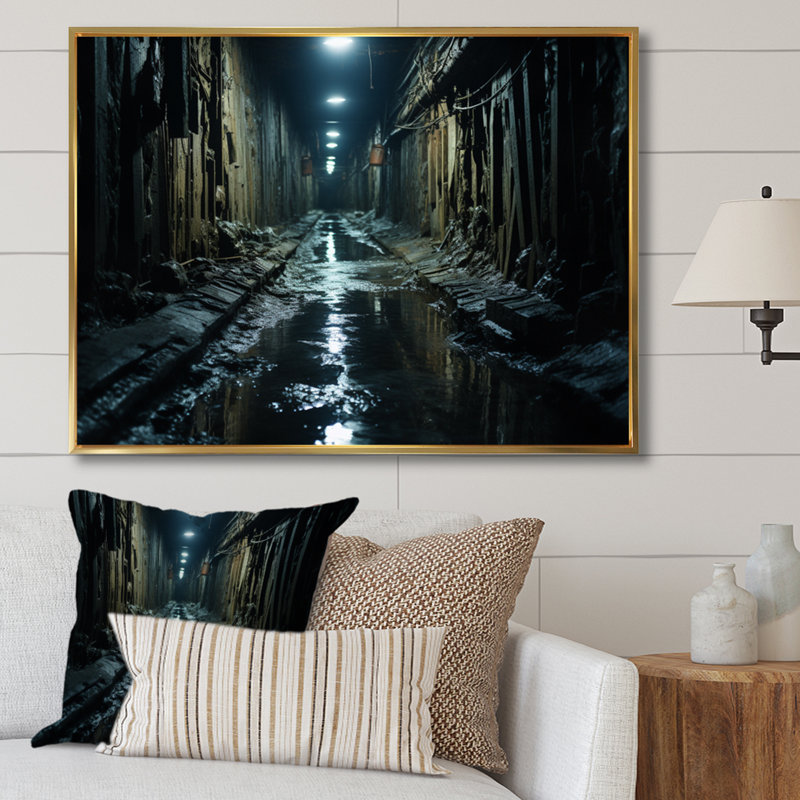 Tunnel Shadowed Pathway Mute, reproduction d'art sur toile, H 24 po x l 32 po x P 1 po, Cadre flottant doré