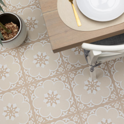 Daphne Natural 30.48 x 30.48cm Self-adhesive Vinyl Floor Tiles Pack 10 (0.93sqm)