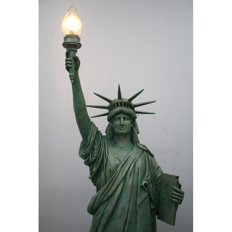 Statue de la Liberté Dragomira 8,75 pi