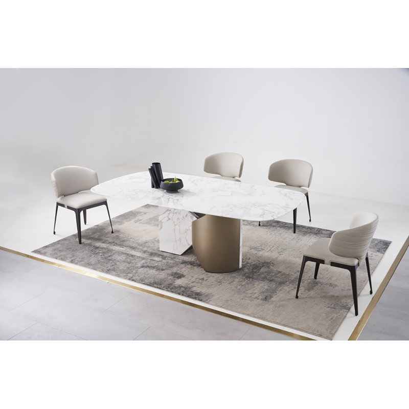 Chaise avec accoudoirs rembourrés en similicuir Neoma