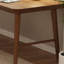 Bureau d'écriture rectangulaire en bois massif de couleur châtaignier clair-971431337