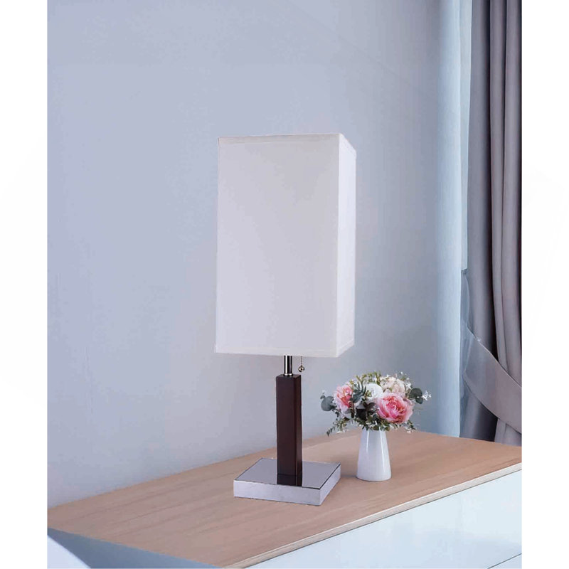 LAMPE DE TABLE EN BOIS CARRÉE DE 26 po H