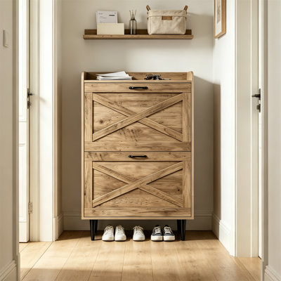 Armoire de rangement pour chaussures à 2 tiroirs gris vieilli avec porte de grange patinée, organisateur de chaussures étroit et l 30 po avec garde-corps surélevé, pieds fuselés noirs, étagère à chaussures en mélamine gaufrée 30 po x 10 po x 40 po pour vestibule d'entrée