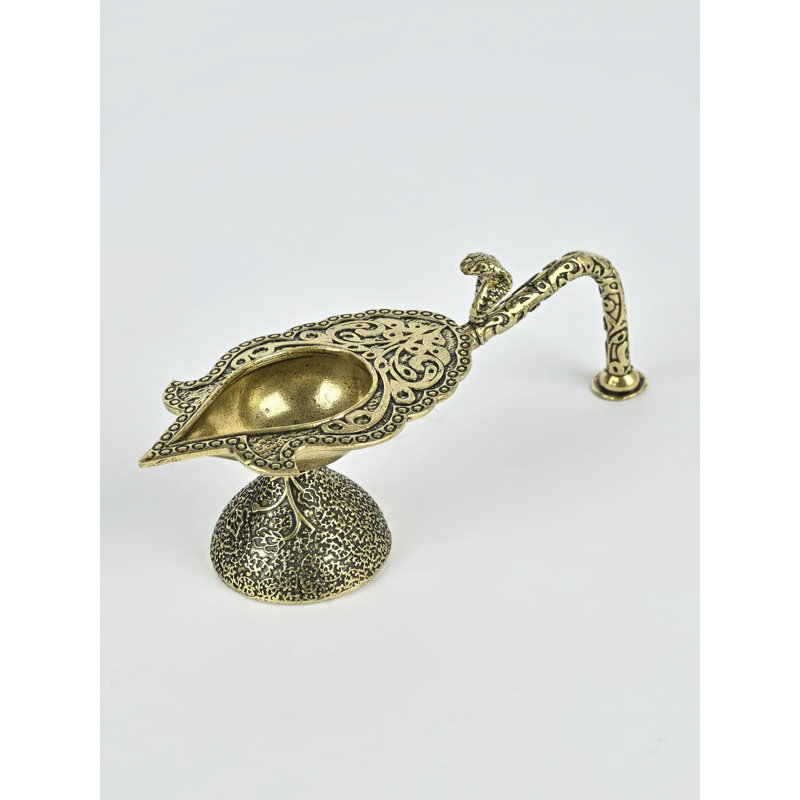 4 petites Arti Diya à main en laiton avec serpent en laiton doré