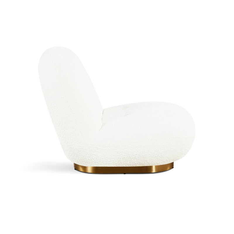 Fauteuil blanc à base dorée avec pivot à 360° en métal, boucle élégante et design ergonomique pour les espaces de vie. Siège confortable et structure en mousse haute densité.