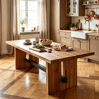 Table de salle à manger rustique rustique en bois massif avec pieds robustes et support en croix en métal