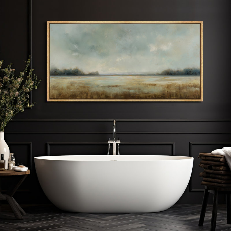 «Calm Lakeside Meadow Landscape» avec des tons de bleu doux et de tons neutres - grande impression sur toile encadrée pour chambre principale