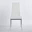 Ensemble de quatre chaises confortables et durables, idéales pour les repas, offrant une excellente solution d'assise pour les réunions de famille et les invités.