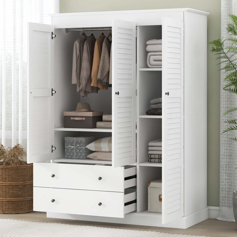 Charmante garde-robe à 3 volets avec plusieurs options de rangement