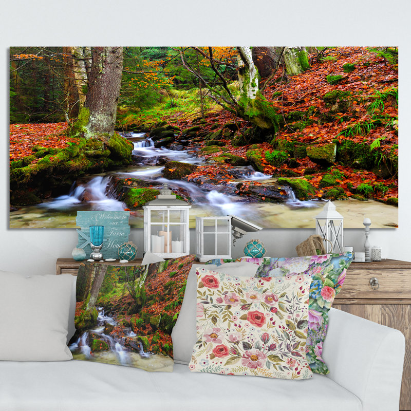 «Beautiful Autumn Forest Waterfall» - photographie sur toile, H 16 po x l 32 po x P 1 po, Toile tendue
