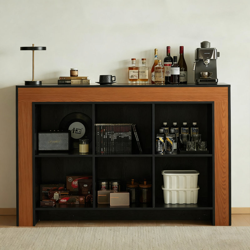 Armoire ouverte moderne de couleur contrastante moderne avec grand rangement