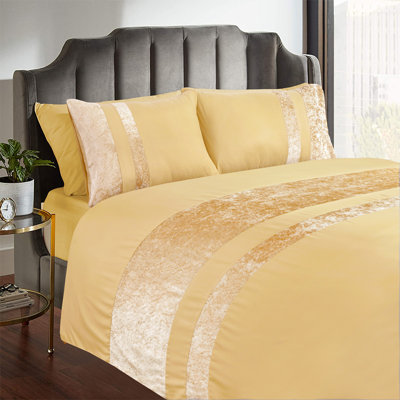 Aptos Bedding