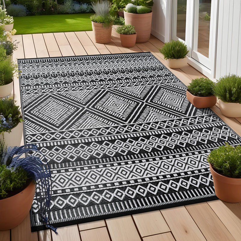 Rectangle Aldo Machine Made Polypropylene Area Rug in Black/White, Rectangle  5'10" x 8'10"