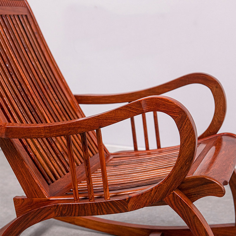 Magnifique chaise berçante décontractée en bois massif